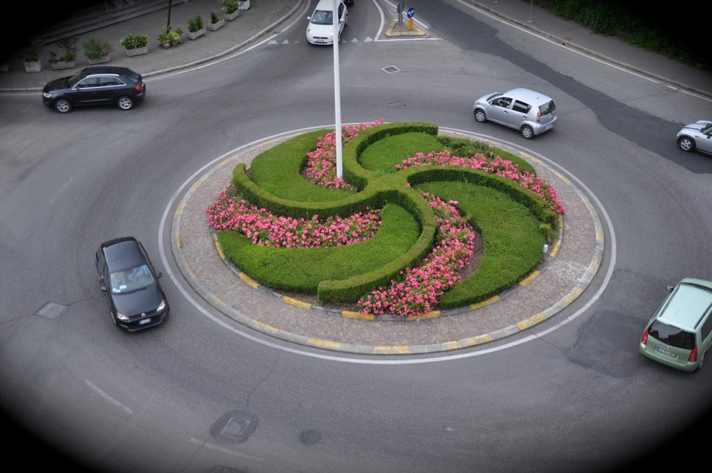 Apartment Montebello Parma Dış mekan fotoğraf